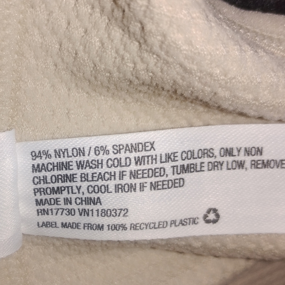 Set Of Two Ribbed Sleeveless Rompers - Picture 8 of 8